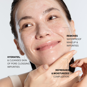 Sulwhasoo Gentle Cleansing Oil, model removing makeup