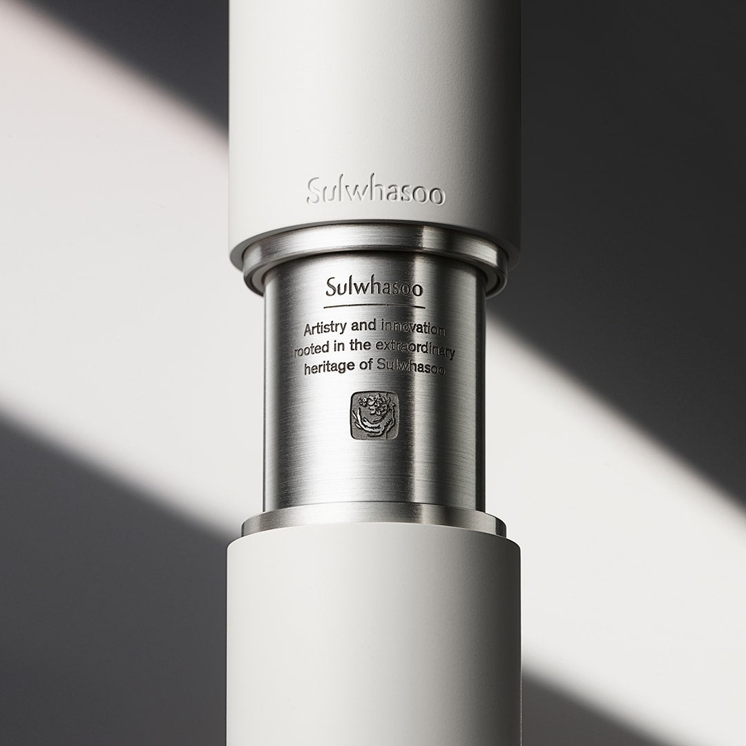 Sulwhasoo The Ultimate S Serum, product packaging shot
