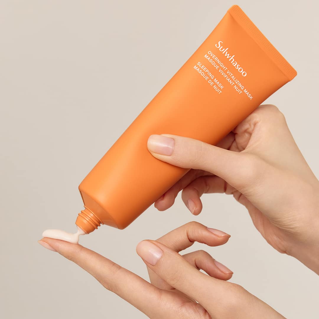 Sulwhasoo Overnight Vitalizing Mask, sleeping mask, korean skincare mask hand model squeezing product from bottle